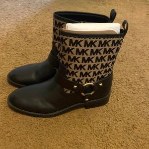 BRAND NEW MK BOOTS